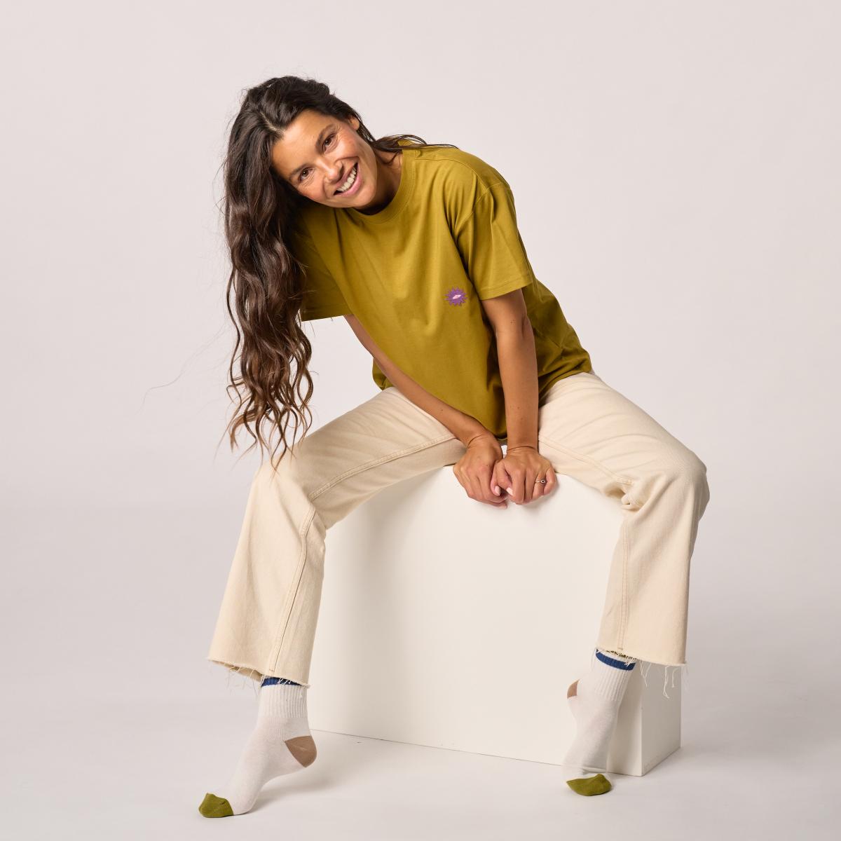 T-shirt femme en 100% coton bio - Vert olive, broderie soleil