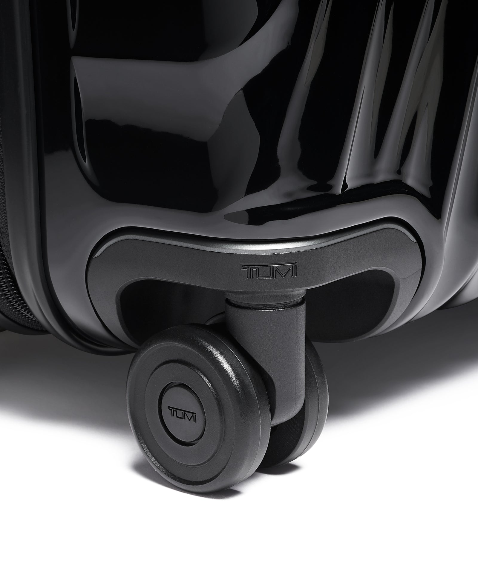 19 Degree - Extended Trip Expandable 4 Wheeled Packing Case - Black