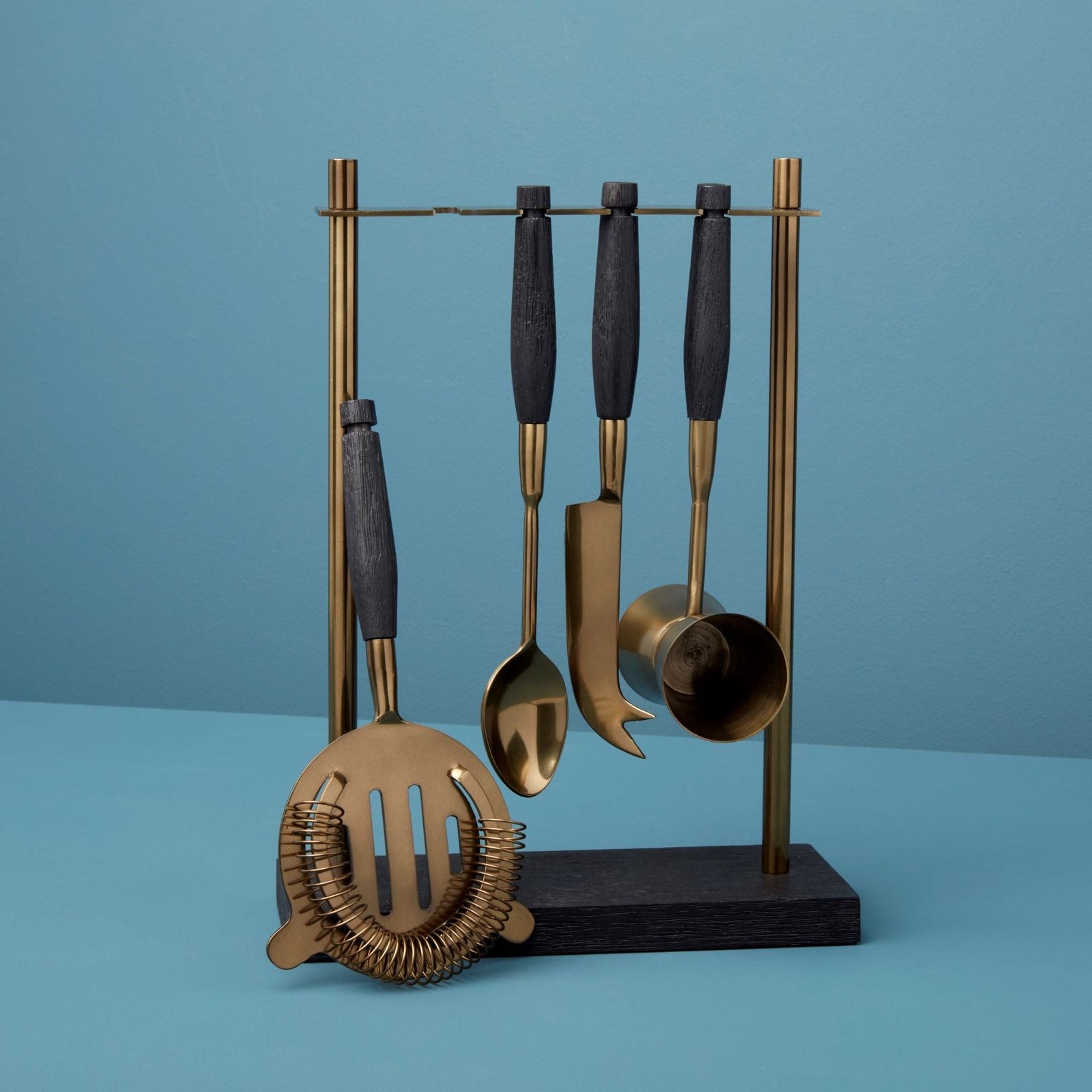 Ensemble d'accessoires de bar suspendu Arendal en bronze vieilli