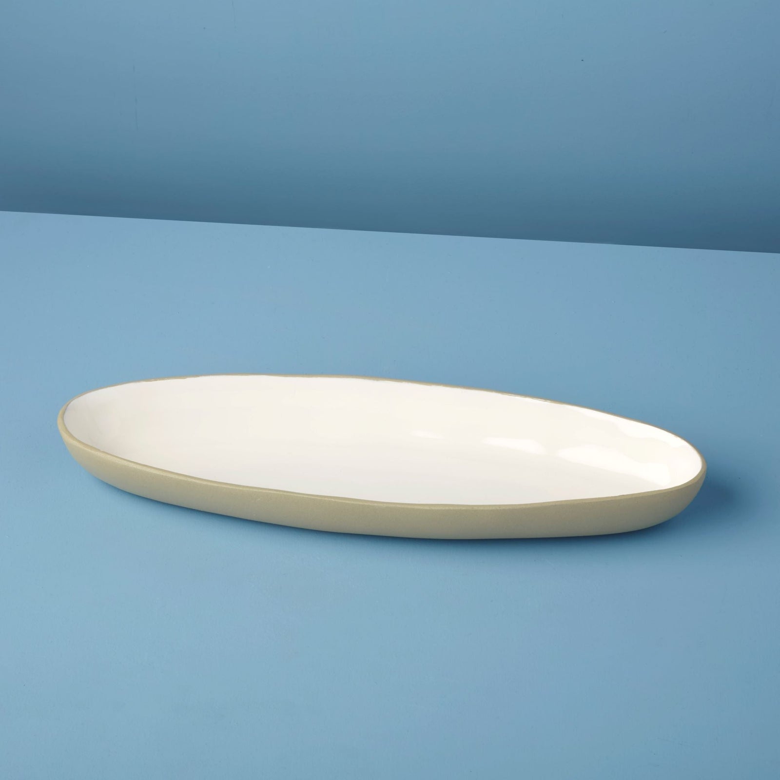 Plat ovale Easton, Dove