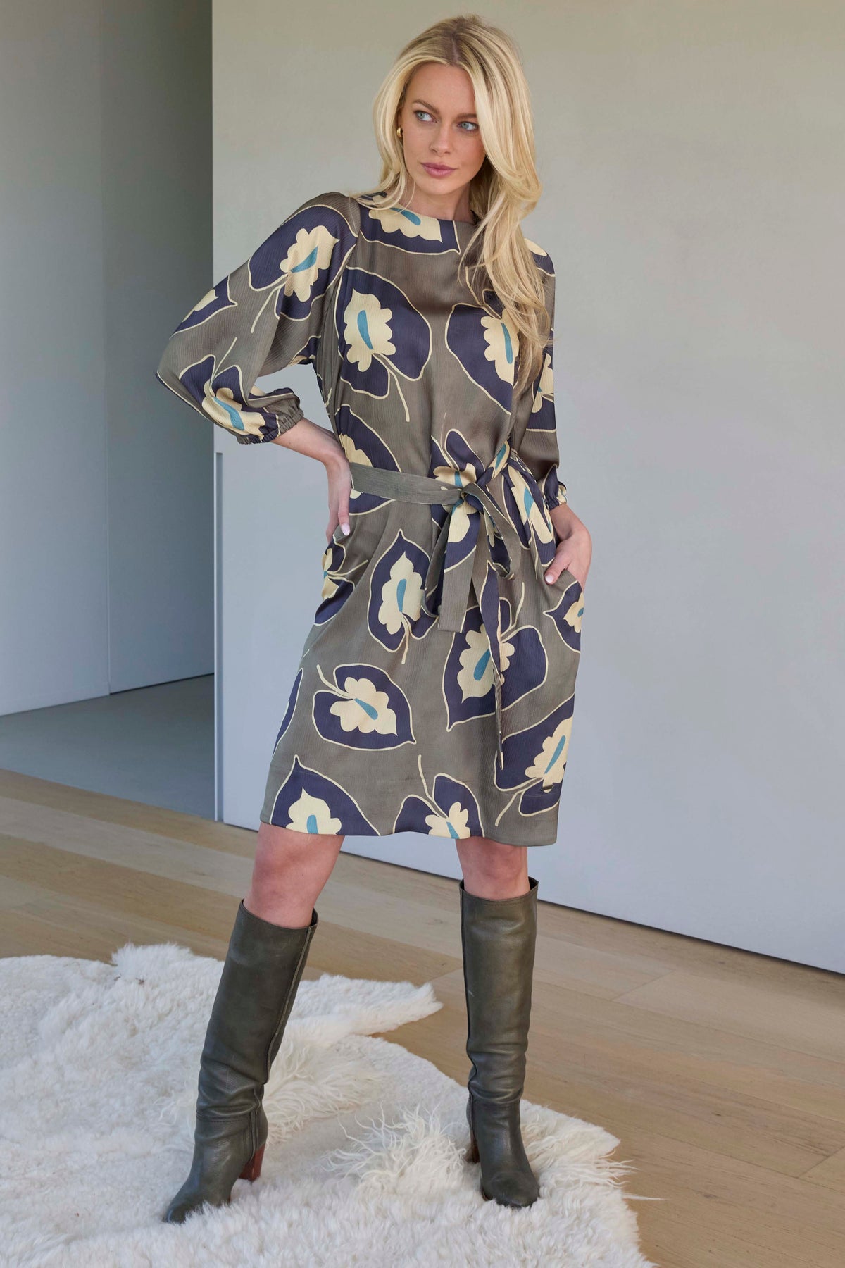 Robe - Dana Olive Gold Leaves
