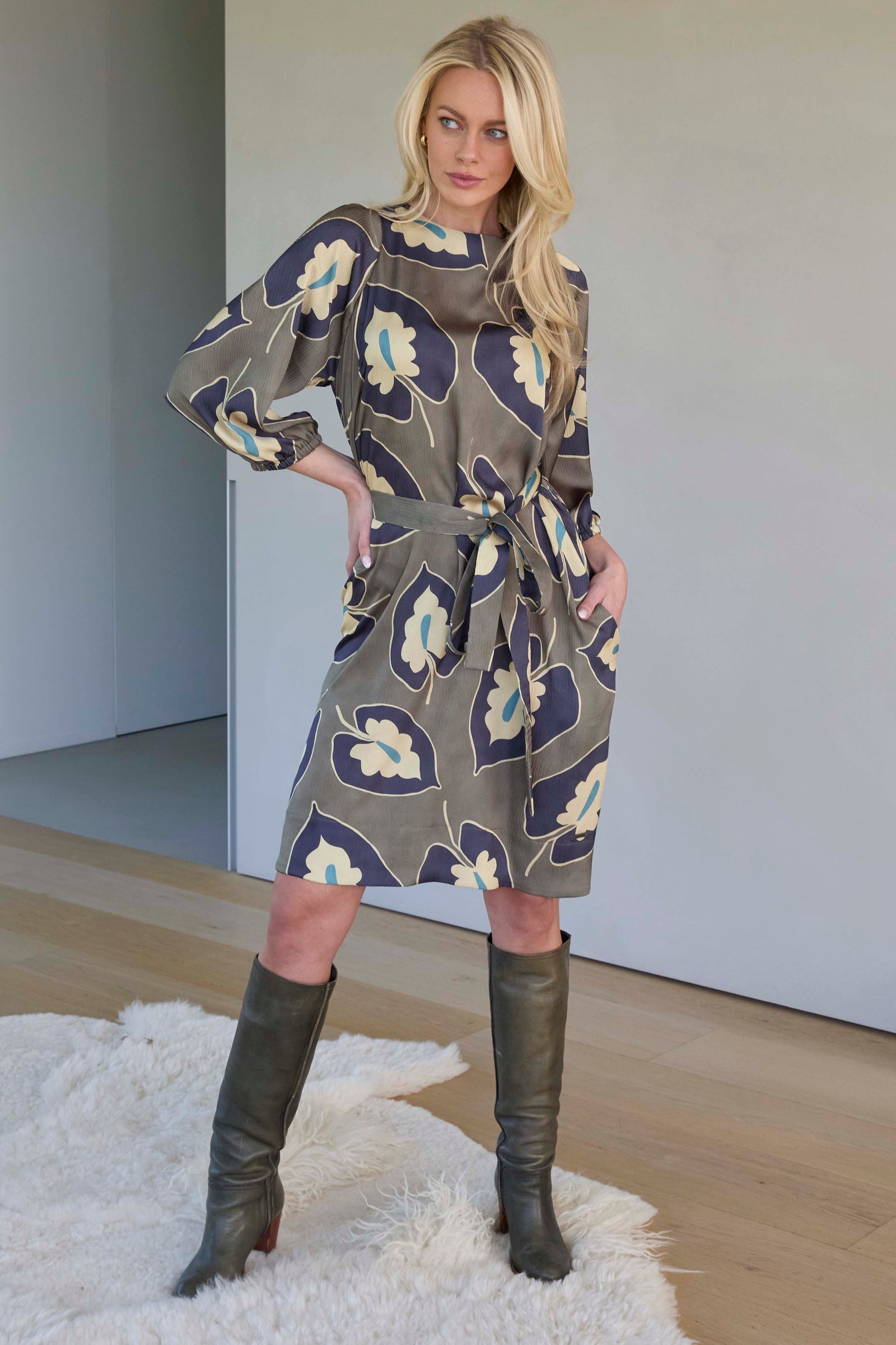 Robe - Dana Olive Gold Leaves