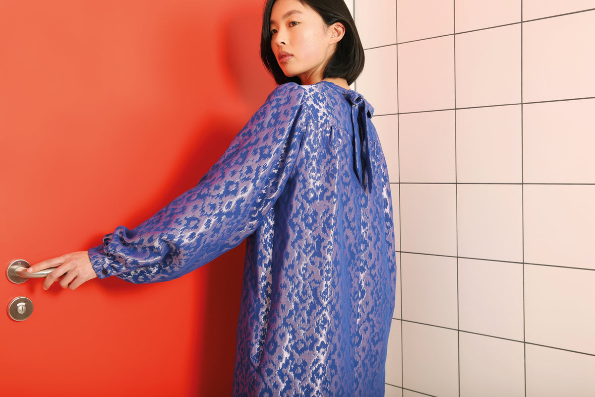 Robe - Nickleback - Sheer Lilac