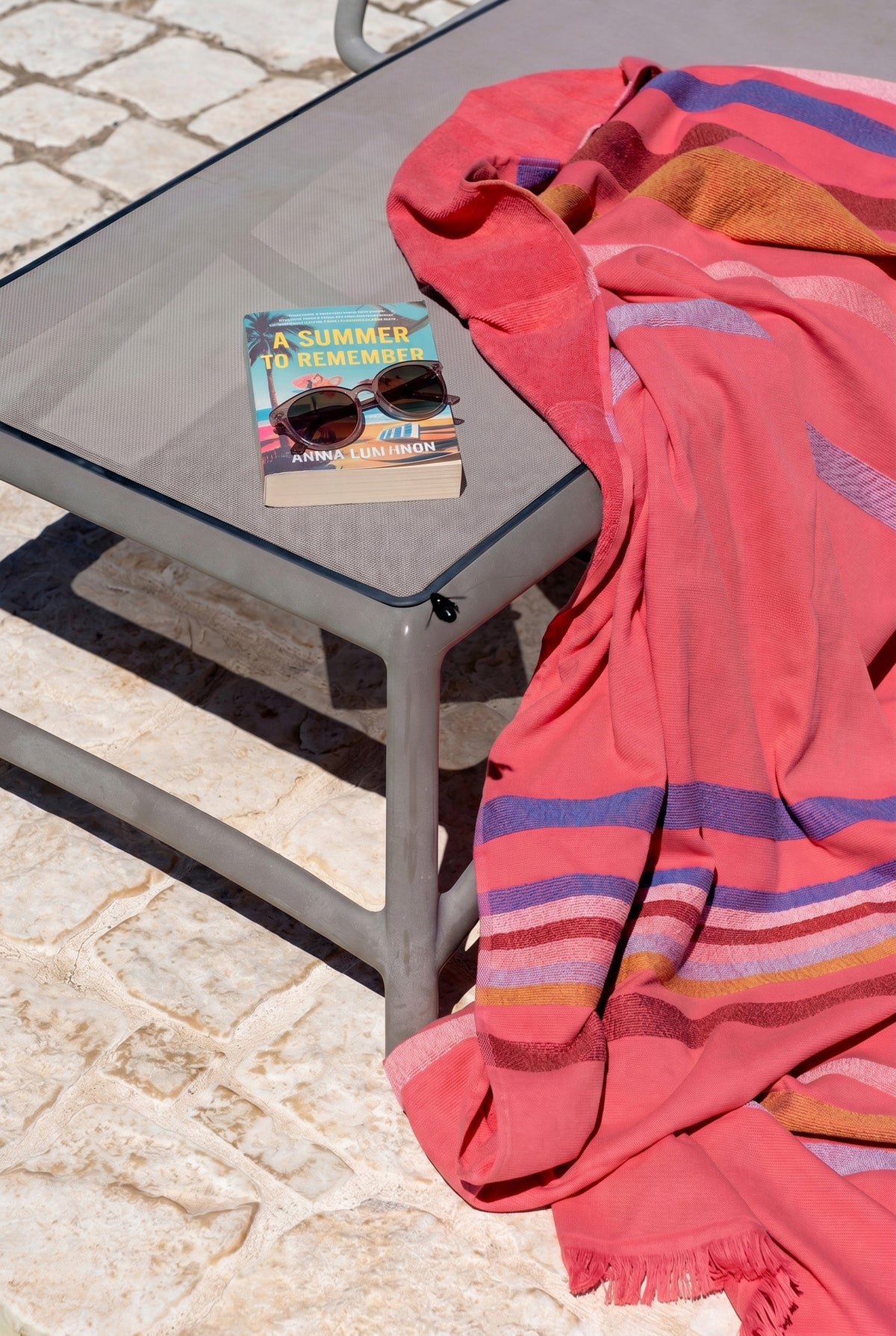 Mia Zia - Linge de Plage Haut de Gamme – Serviette Fouta – Le Thème “Tichka” fond Pêche