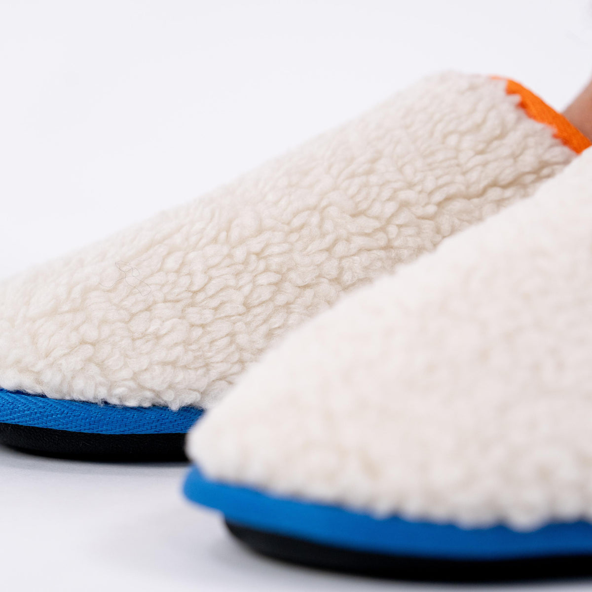 Chaussons en sherpa - Beige et orange