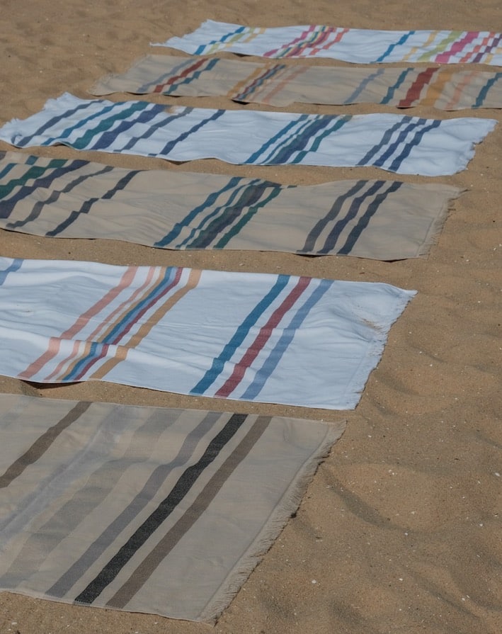 Mia Zia - Linge de Plage Haut de Gamme - Fouta Handdoek - Het "Tichka" thema op een witte achtergrond