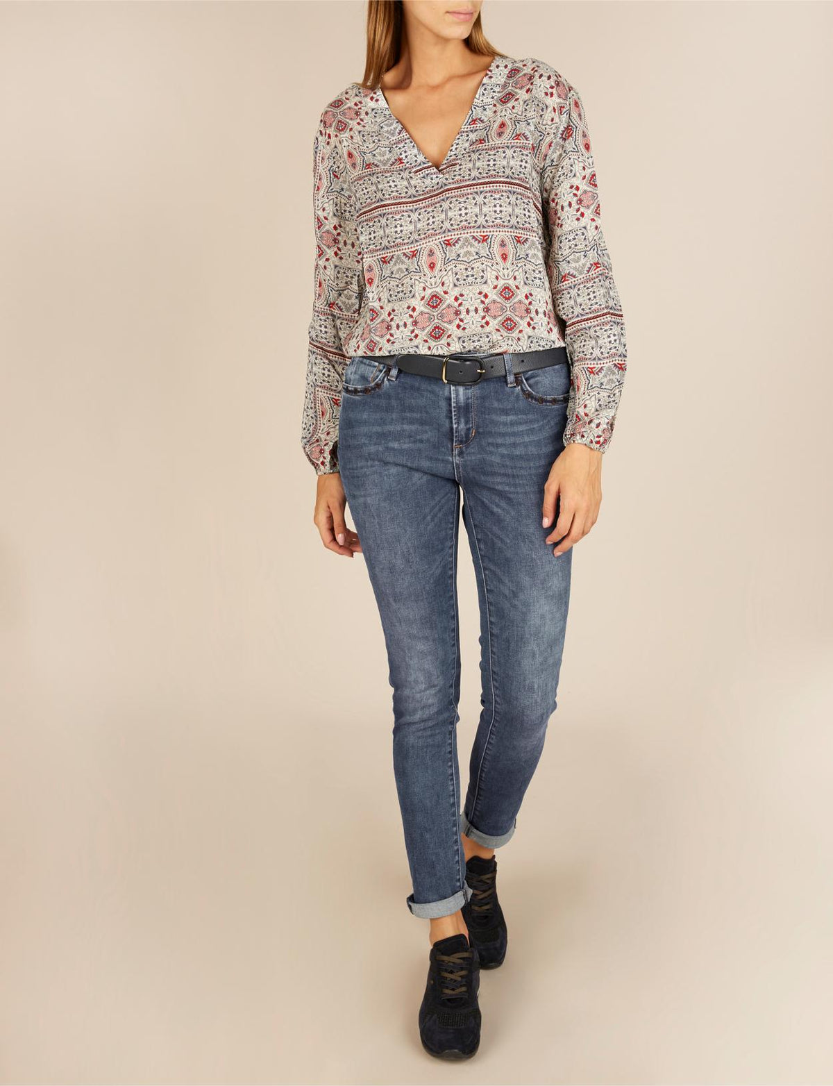 Loose V-Neck Shirt In Red - Rouge