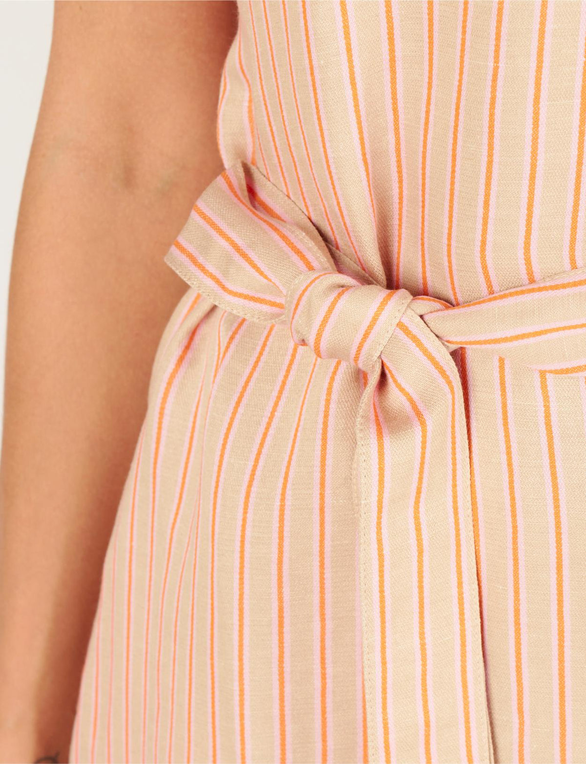 Dress With Shoulder Buttons In Brown - Brown