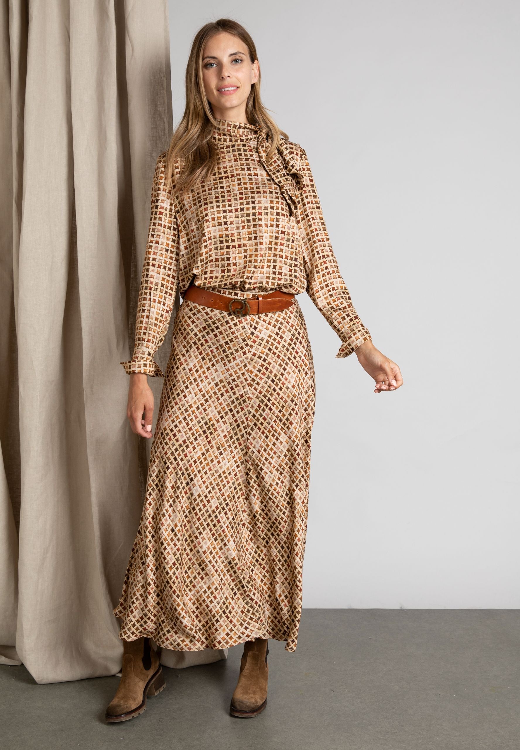 Femme Jupe Longue Évasée De Couleur Marron - W