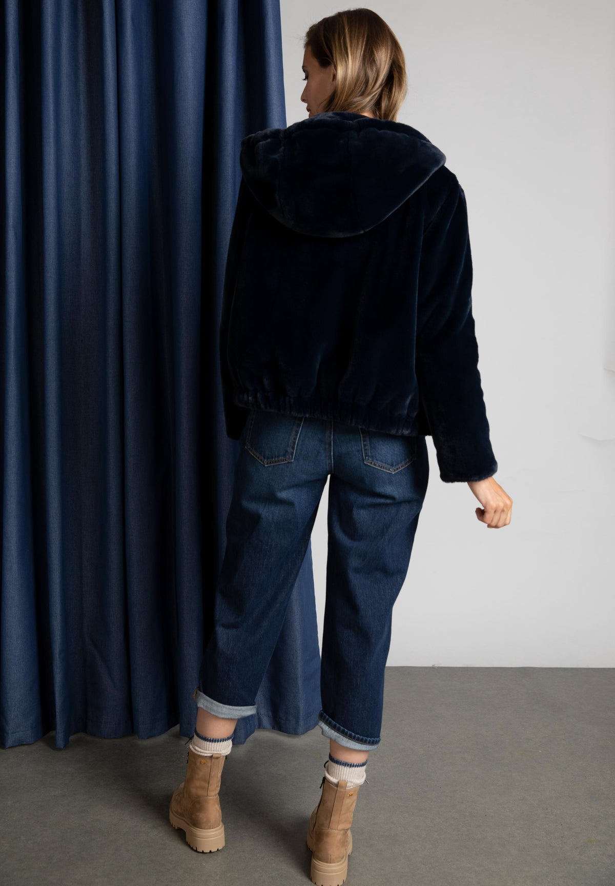 Mid Waist Cropped Stone Jeans In Bleu Denim - Denim