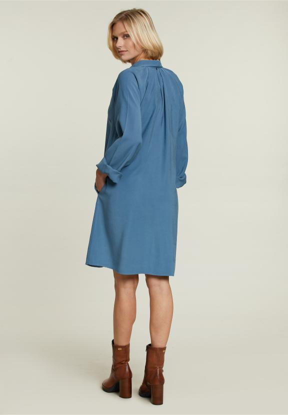 Robe bleue avec des boutons - W