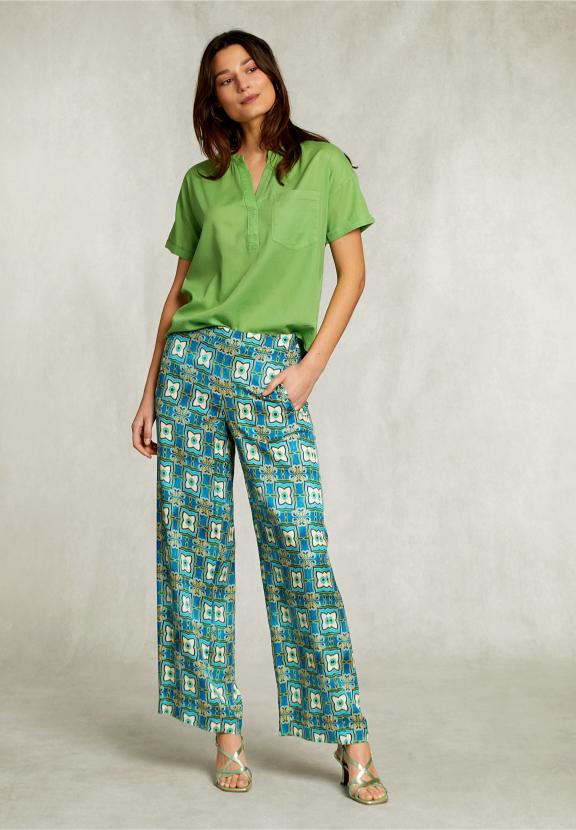 Green V-Neck Blouse With Pocket - Vert