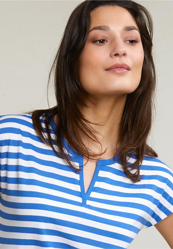 Blue/White Striped V-Neck T-Shirt - Bleu