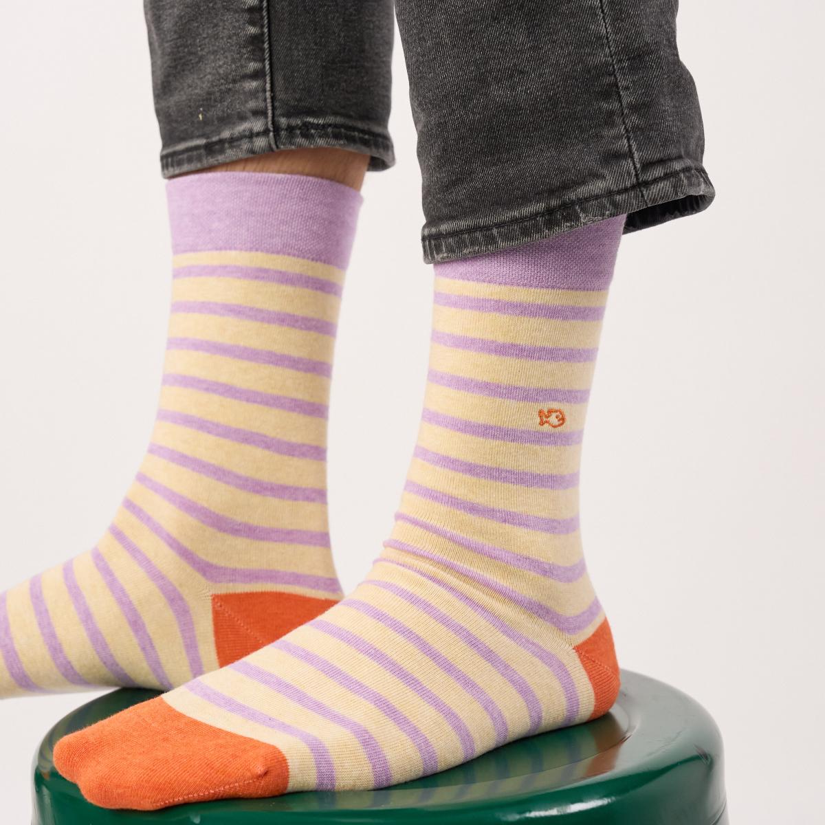 Chaussettes rayées en coton peigné - Beige et violet clair